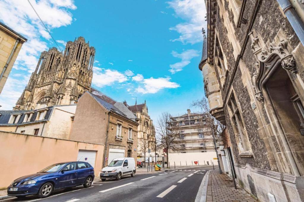 Family Avec Vue Sur La Cathedrale De Reims Lejlighed Eksteriør billede